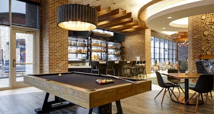 Archer Hotel Boston/Burlington