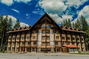 Front of property - Malina Residence Hotel (Smolyan)