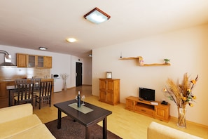 Apartment, 1 Bedroom, Balcony | Living area