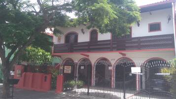 Fachada da propriedade