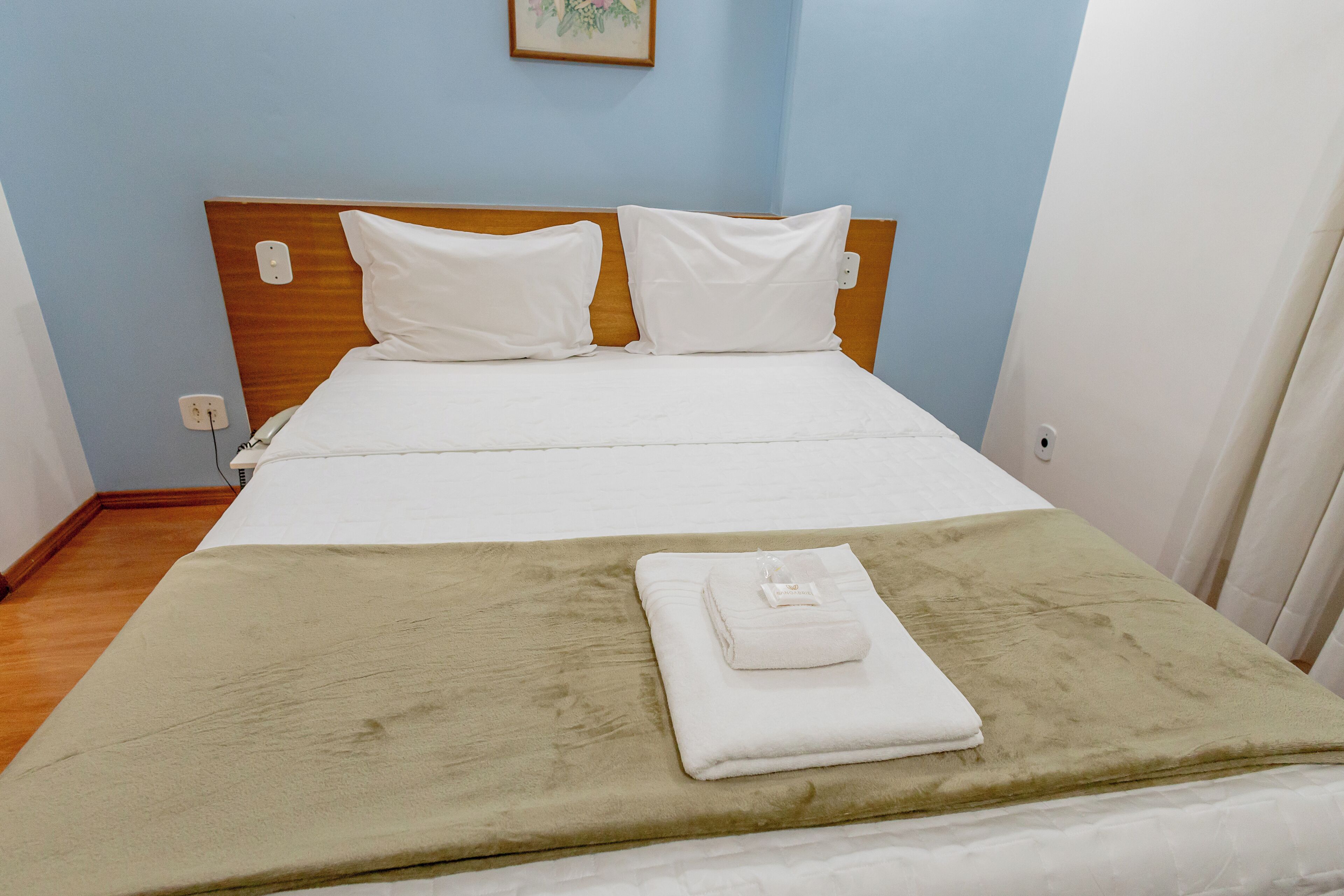 standard double room | 1 bedroom, in-room safe, desk, blackout curtains