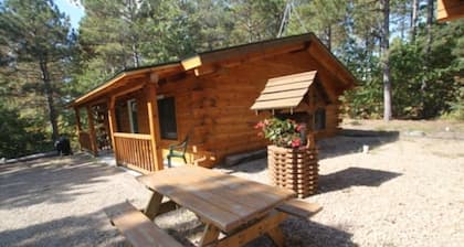 Crossroads Motel and Cabins