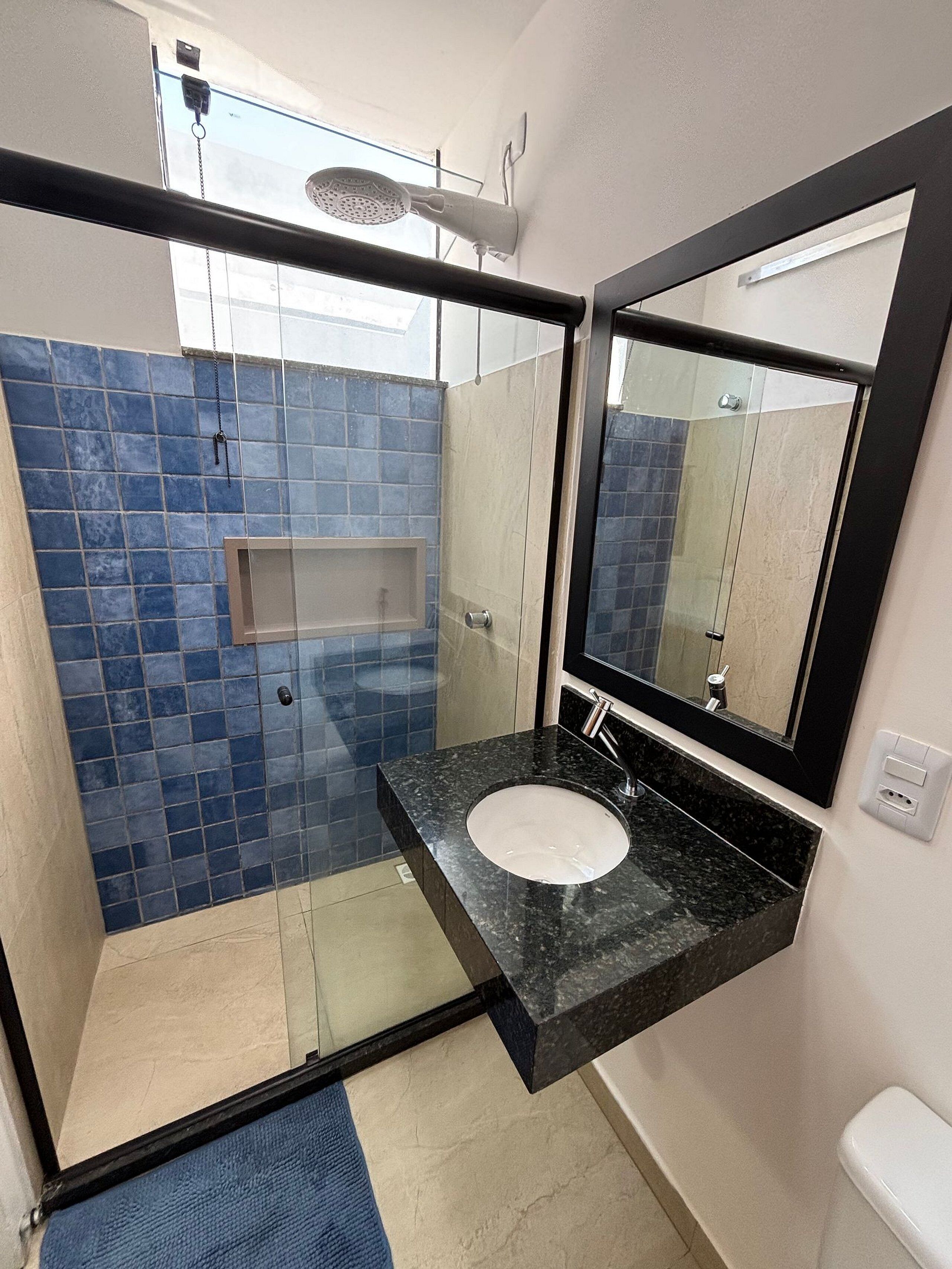 Standard Studio | Bathroom | Shower, rainfall showerhead, towels