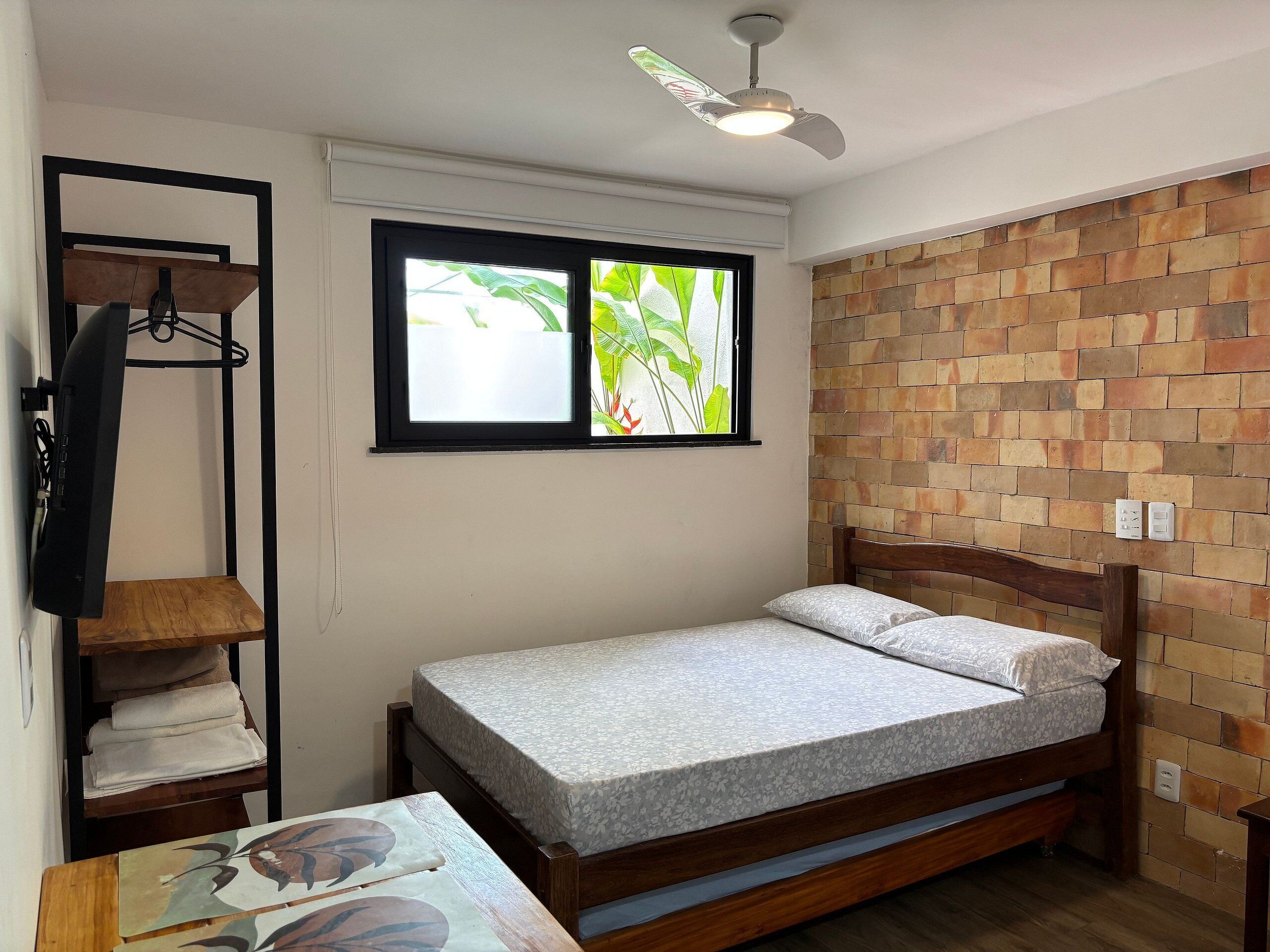 Eenvoudige studio | Een bureau, gratis wifi, beddengoed