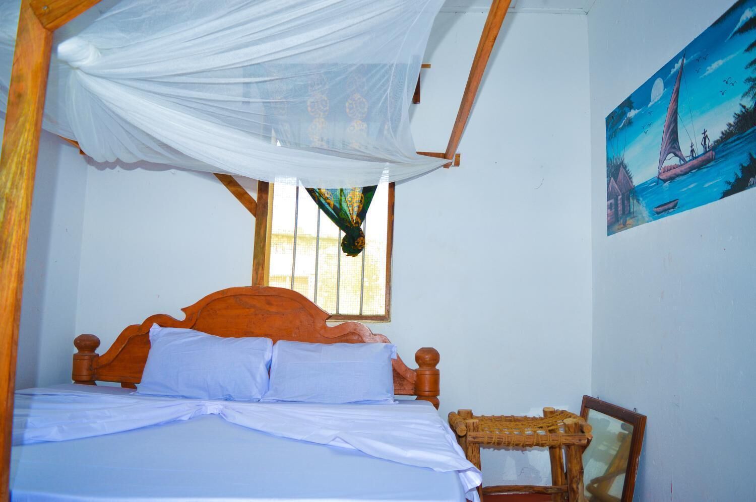 3 bedrooms, desk, WiFi