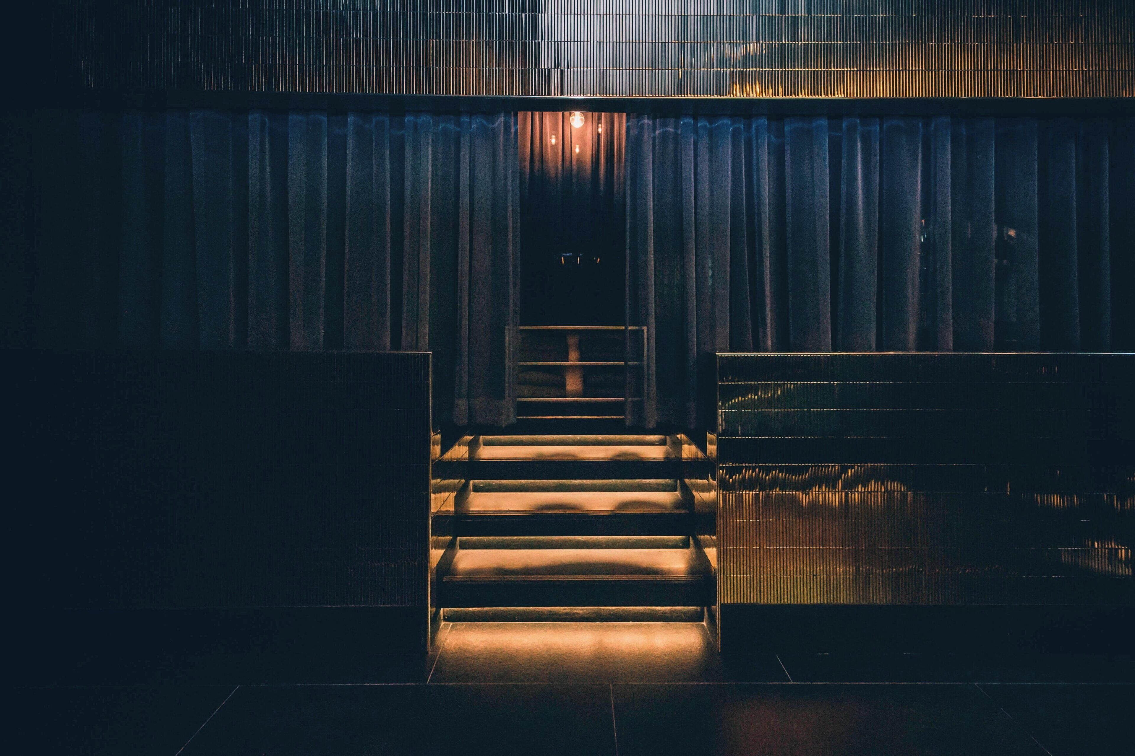 sauna, steam room, body scrubs, facials, 4 treatment rooms