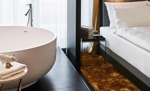 Premium bedding, down comforters, pillowtop beds, minibar - The Dean Munich, Autograph Collection® (Munich)