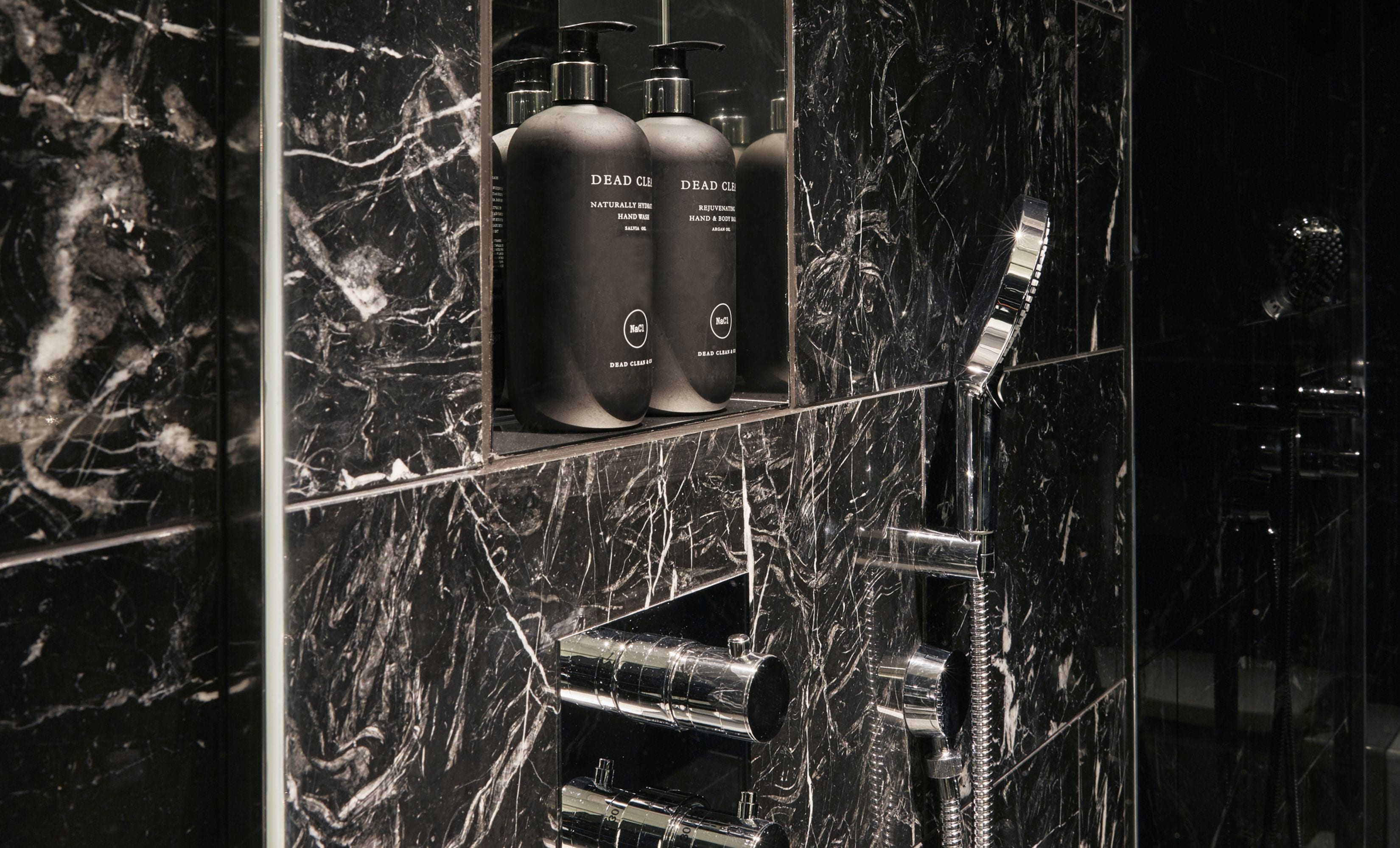 shower, rainfall showerhead, free toiletries, hair dryer