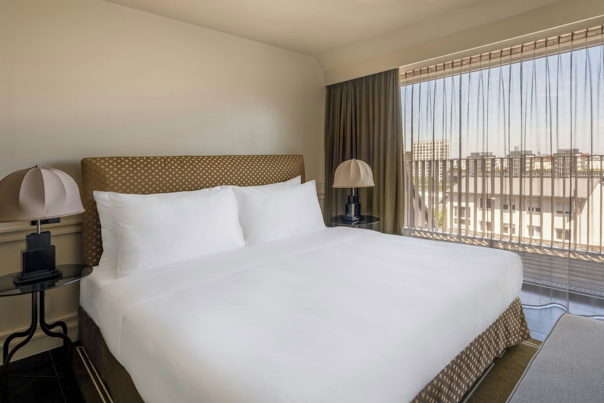 Penthouse, 2 Bedrooms, Balcony | Premium bedding, down comforters, pillowtop beds, minibar