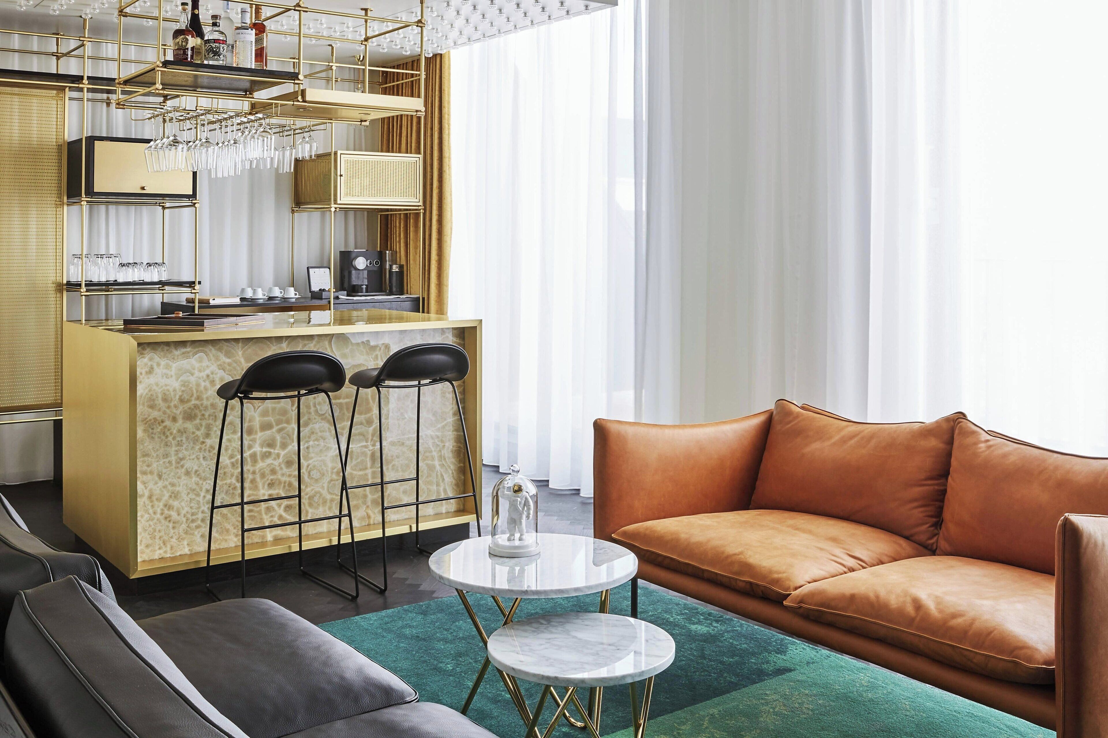 Suite, 1 King-Bett, Balkon | Hochwertige Bettwaren, Daunenbettdecken, Pillowtop-Betten, Minibar