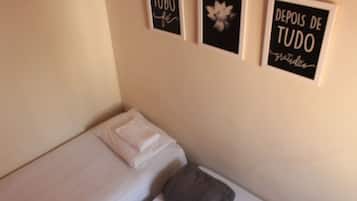 Duplo Twin WC Privativo HD | Ferros/tábuas de passar roupa, Wi-Fi de cortesia, roupa de cama