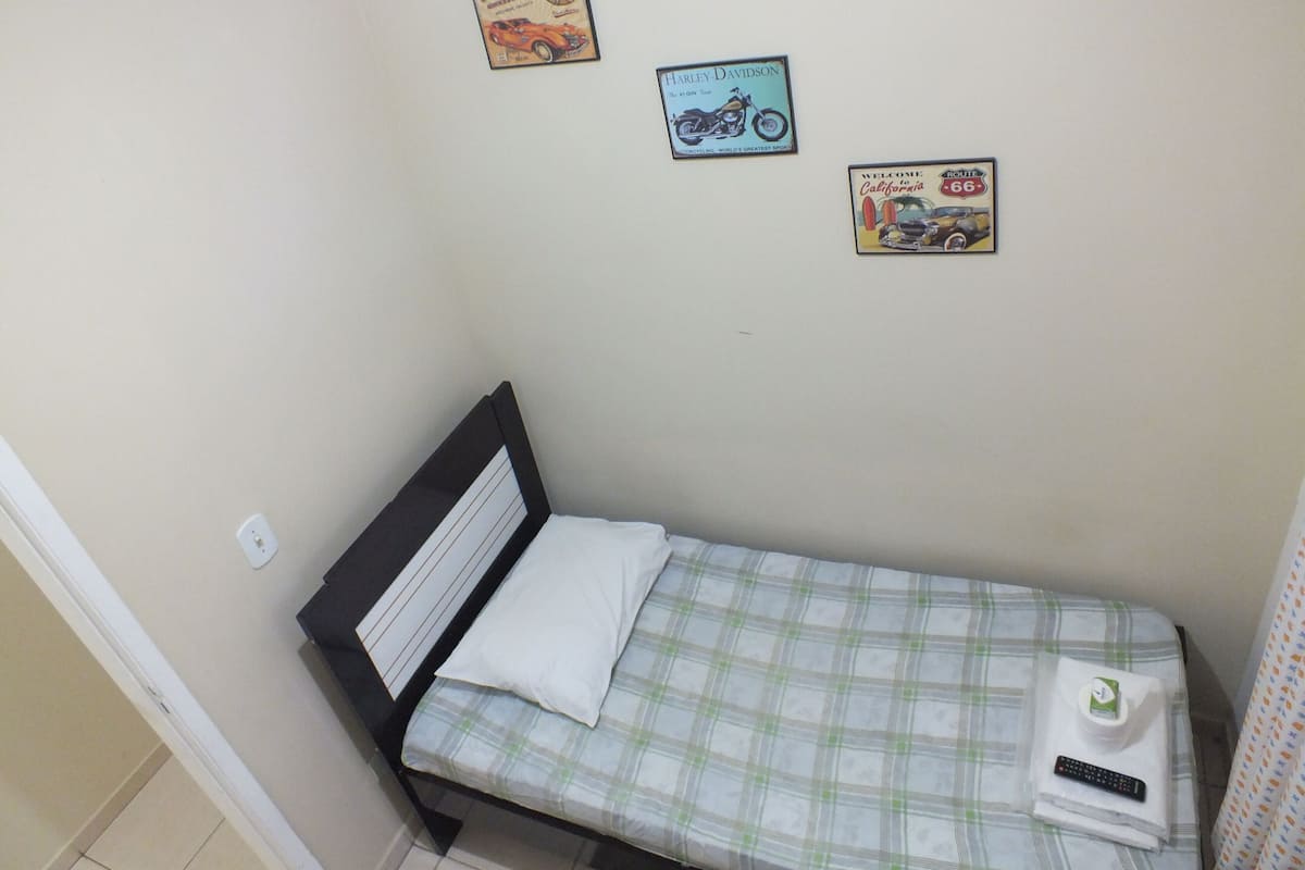 Single WC Privativo | Setrika/meja setrika, Wi-Fi gratis, dan seprai linen