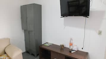 熨斗/熨衣板、免費無線上網、床單