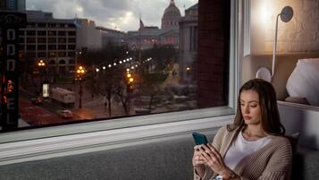 Junior Suite, 1 Queen Bed with Sofa bed