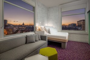 Corner Queen Room | Roupas de cama antialérgicas, cofres nos quartos