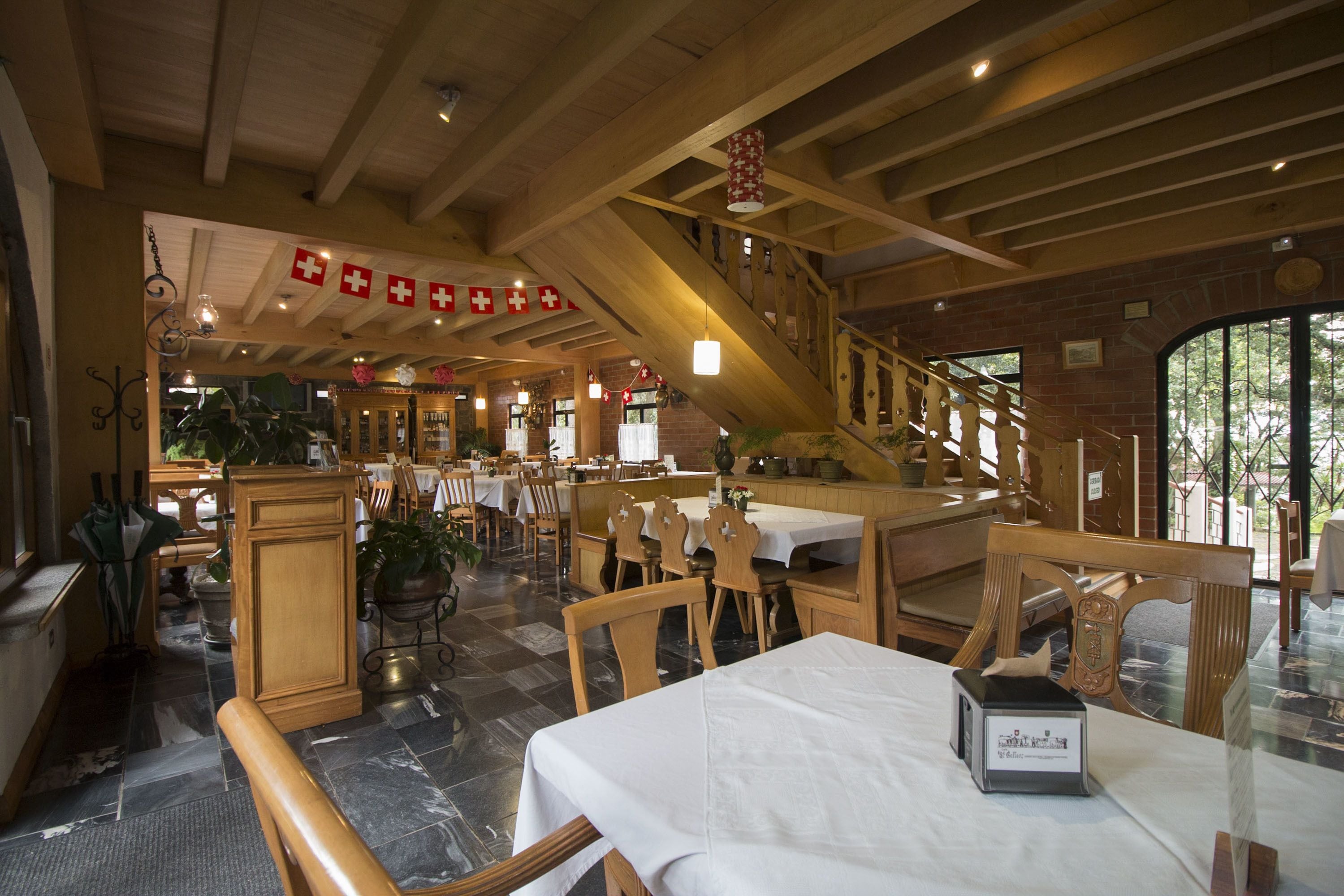 breakfast and lunch served