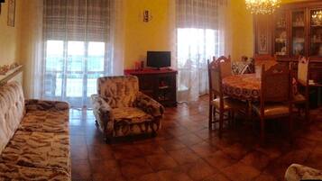 Fernseher, Stereoanlage