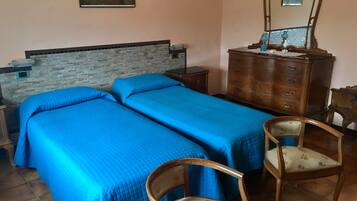 3 Schlafzimmer, Zimmersafe, Schreibtisch, WLAN