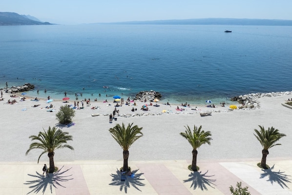 Beach nearby - Seafront house with pool in Split,100m to the beach (Split)