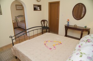 2 bedrooms, in-room safe, iron/ironing board, WiFi