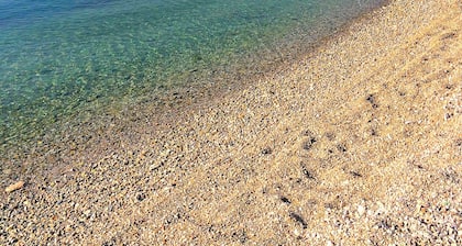 Maison Seafront avec piscine Ă Split, Ă 100m de la plage