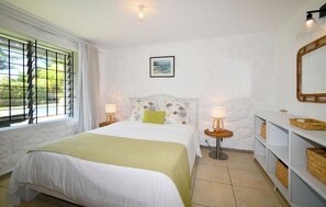 4 bedrooms, in-room safe, desk, iron/ironing board