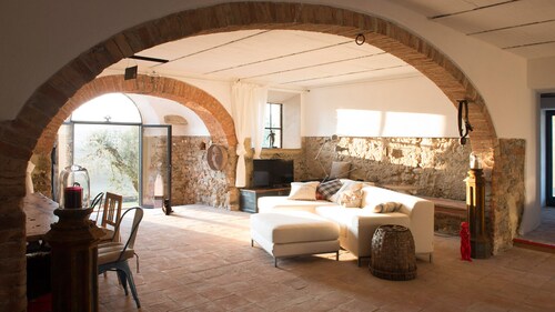 Tuscany romance. Rural charm between Montalcino and sea. Relax pur