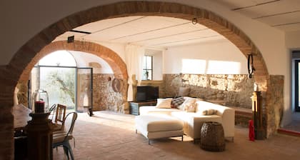 Tuscany romance. Rural charm between Montalcino and sea. Relax pur