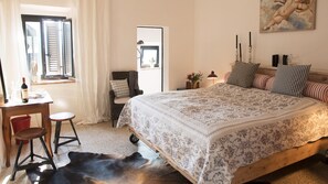 5 chambres, fer et planche à repasser, lit parapluie, Wi-Fi