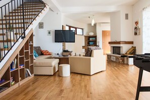 Smart-TV, Kamin, Videospielkonsole, DVD-Player