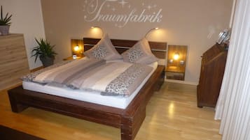 1 bedroom, in-room safe, iron/ironing board, free WiFi