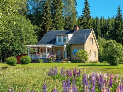 Unique south-facing location in a Swedish country idyll. Only 30 meters to Lake Tvällen