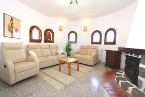 Smart TV, fireplace, DVD player, books - Dream Villa la TORRE al MAR | panoramic sea view, top location WLAN pool heating (Xàbia)