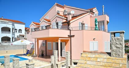 Beautiful villa with pool