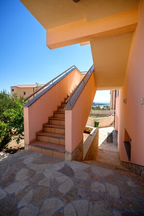 Property grounds - Beautiful villa with pool (Vodice)