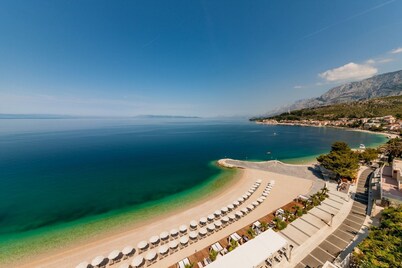 Last minute for June - romantic villa with pool and BBQ, 6 min from the sea