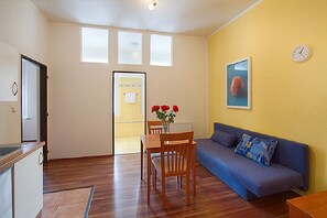 Interior - Comfortable apartment with wifi only 15 minutes walk from the old town (Praha)