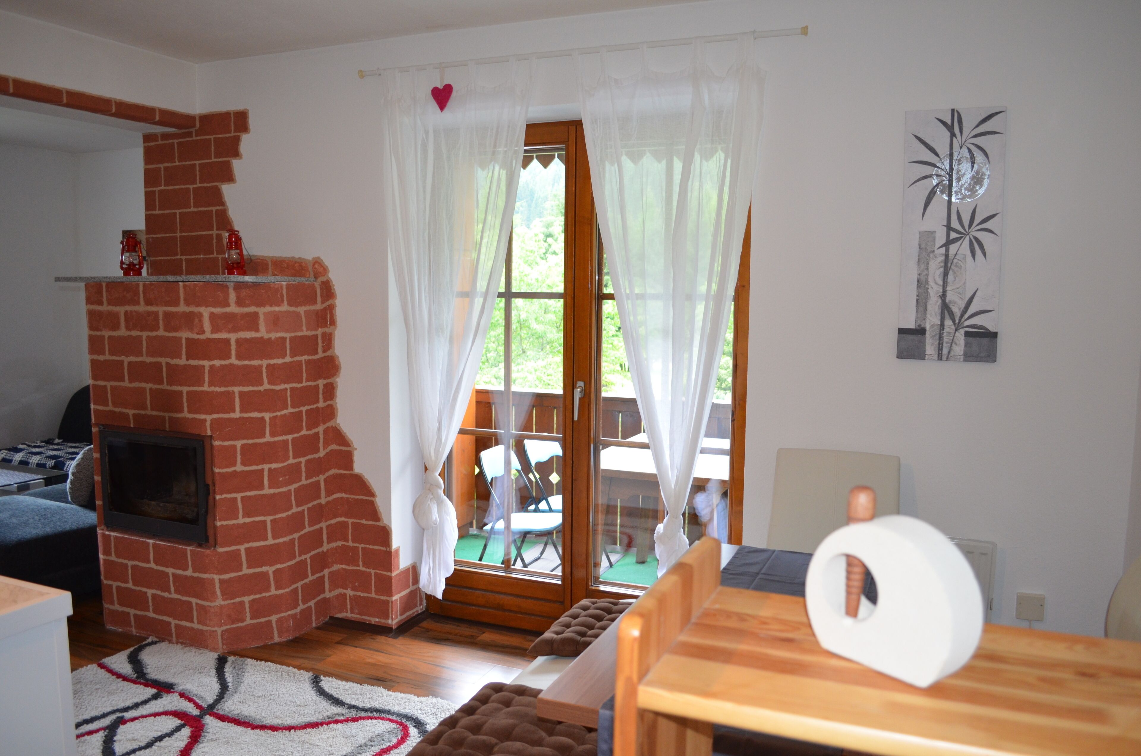 Smart TV, DVD player, books