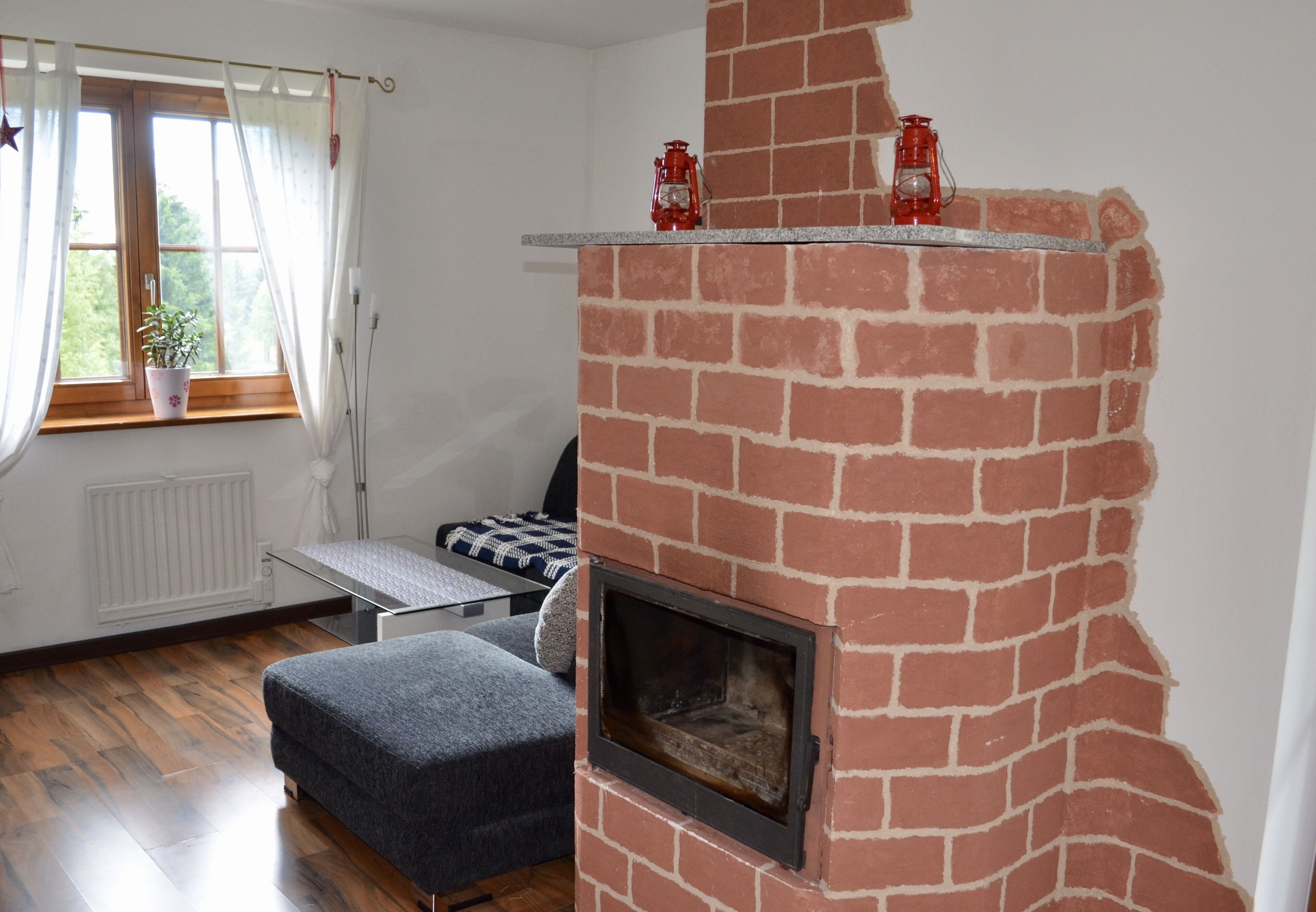 Smart TV, DVD player, books