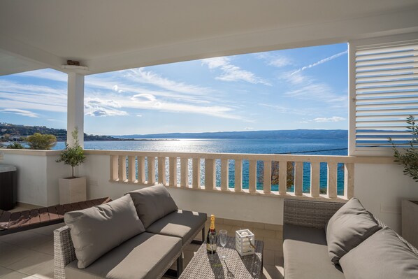 Property grounds - Villa Lux **** by Split NEW beachfront, sea view and private hot tube 3 (Dugi Rat)