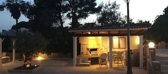 HOLIDAY HOUSE, pool, sea view, 3 bedrooms, 3 bathrooms and outside WC+shower, 155sqm