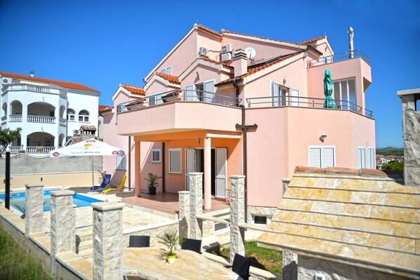 Exterior - Villa Flipa with pool Ap. Ema (Vodice)