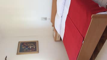 1 chambre, fer et planche à repasser, Wi-Fi gratuit, draps fournis