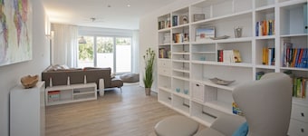 Familievenlig lejlighed med have, 500 m fra stranden