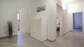 3 bedrooms, iron/ironing board, travel crib, internet