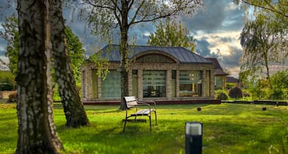 House on the lakeshore with 360 ° view, with canoe, barely frequented swimming area 