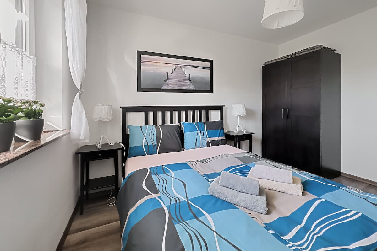 Apartment, Balkon (3) | Schallisolierte Zimmer, Bügeleisen/Bügelbrett, kostenloses WLAN