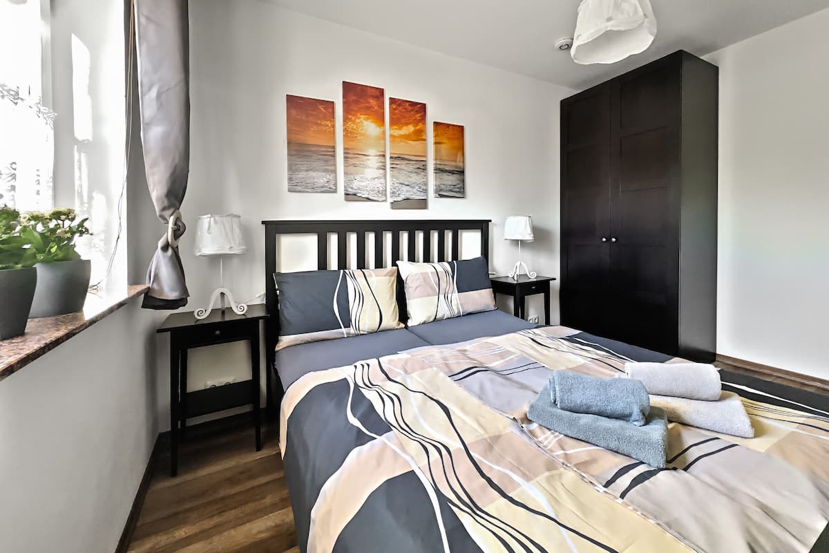Apartment, Erdgeschoss (1) | Schallisolierte Zimmer, Bügeleisen/Bügelbrett, kostenloses WLAN