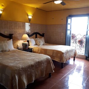 Quadruple Room, 2 Double Beds | Free WiFi, bed sheets - Hotel Barranca 10 (San Miguel de Allende)