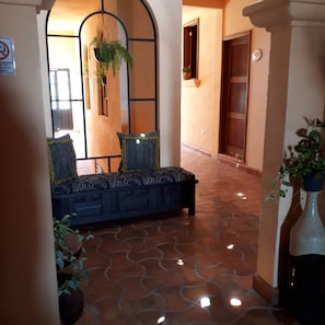 Hallway - Hotel Barranca 10 (San Miguel de Allende)